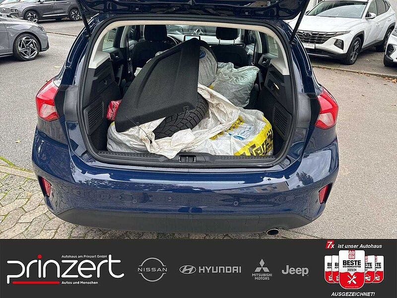 Ford Focus 1.5 'Cool&Connect'Tempomat*Navi*Sportsitze*8-Fach